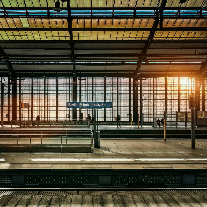 berlin parken station friedrichstraße