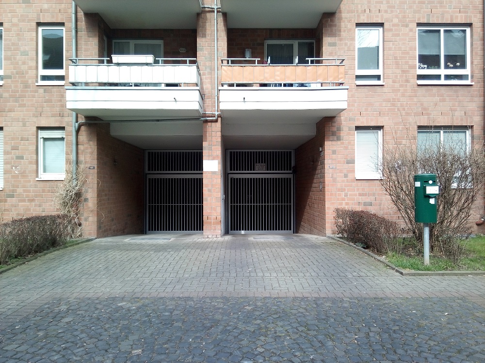 PKW-Stellplatz, sicher und in zentraler Lage günstig zu vermieten – Bild 1