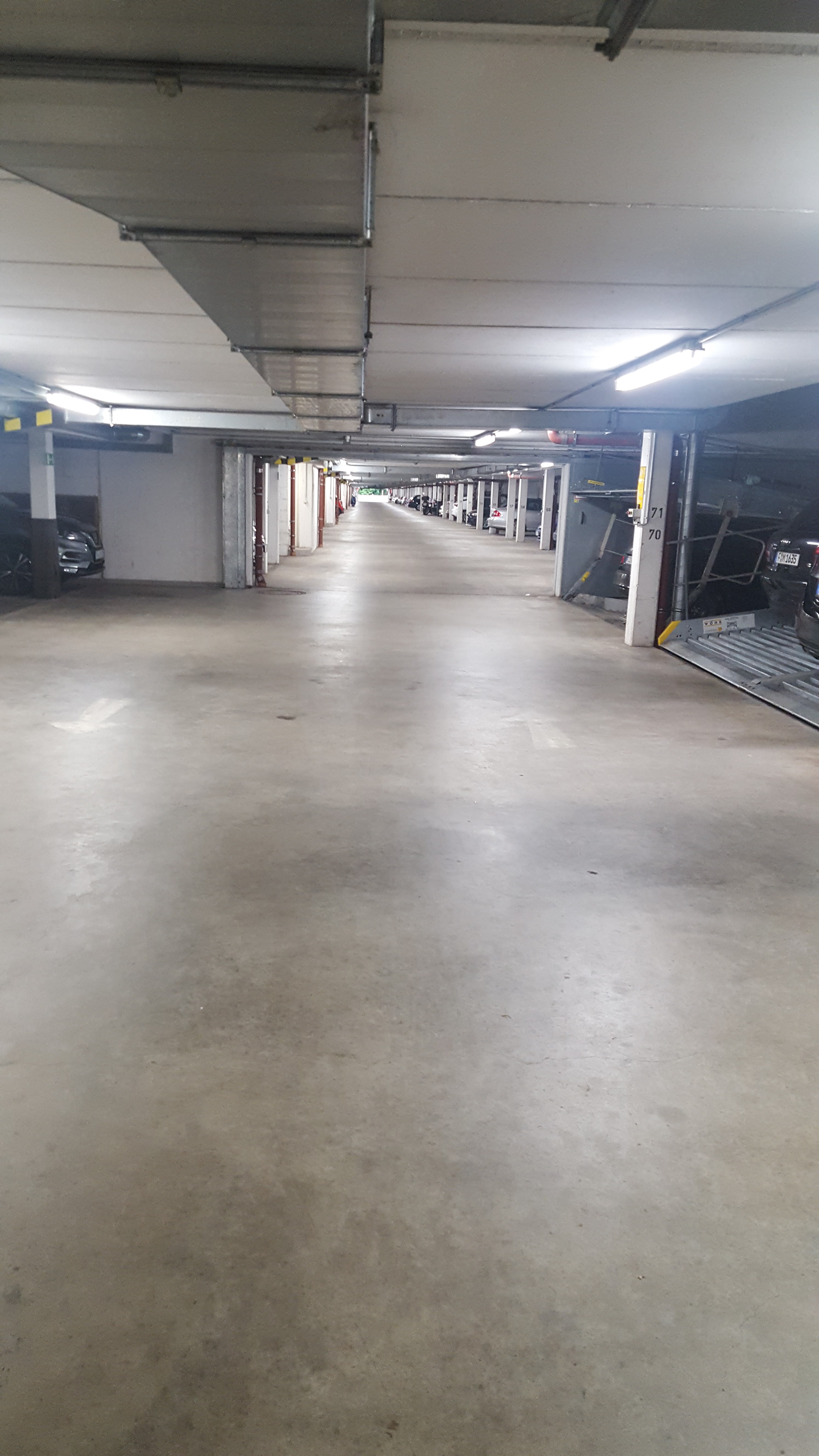 Stellplatz Tiefgarage Doppelparker in Niederrad nahe Bürostadt – Bild 2