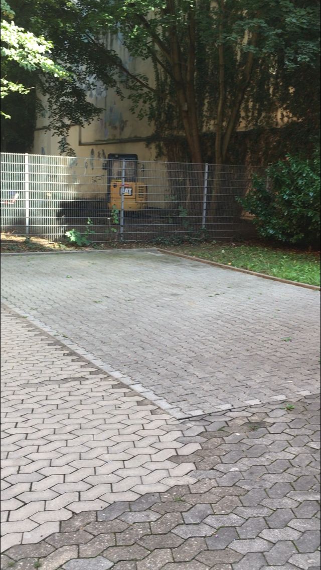 Sicherer Parkplatz Nürnberg-Gostenhof – Bild 1