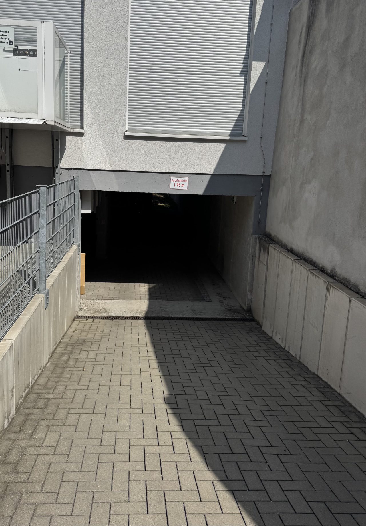 Tiefgaragenstellplatz in Darmstadt am Alice Hospital zu vermieten – Bild 2