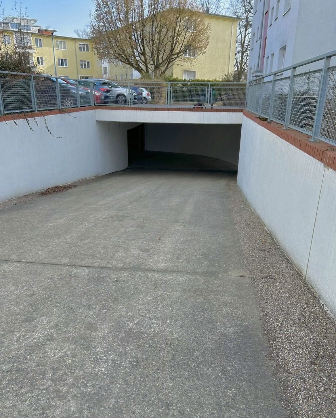 Stellplatzbox in Tiefgarage zur Vermietung nahe Ku`damm, ab 01.06.2026! – Bild 1