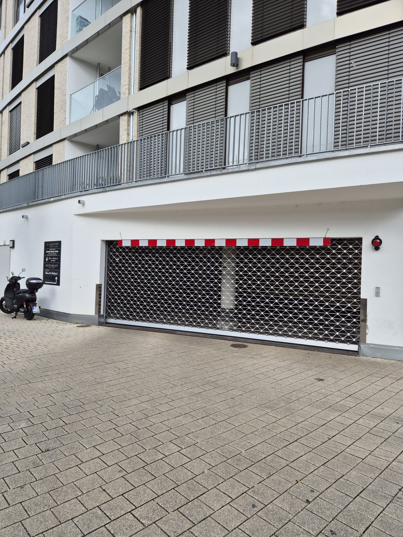 Tiefgaragenstellplatz mit Wallbox – Bild 4