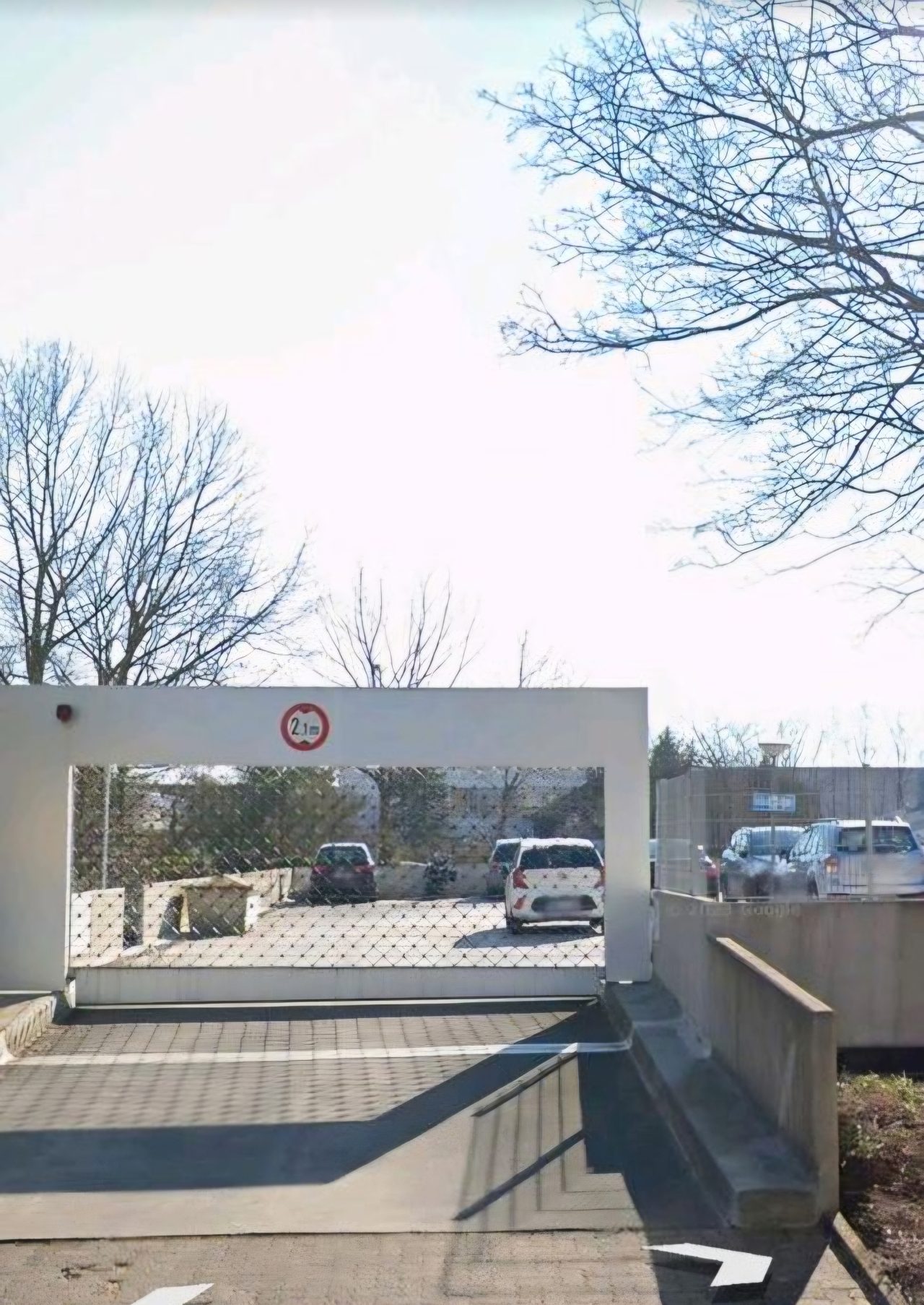 Parkplatz in Dietzenbach Staufenstraße – Bild 1