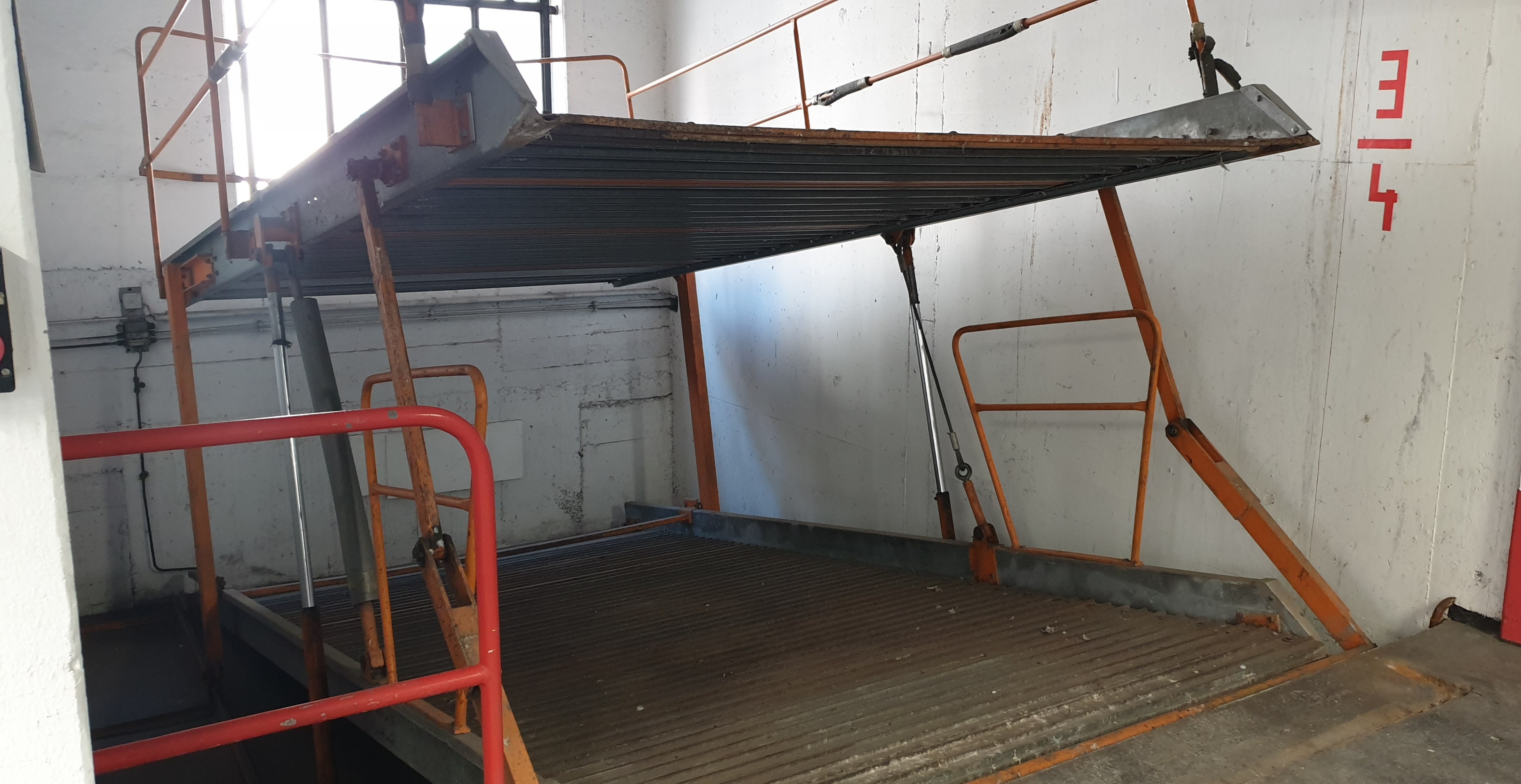 Stellplatz/Doppelparker in Karlsruhe am Zirkel