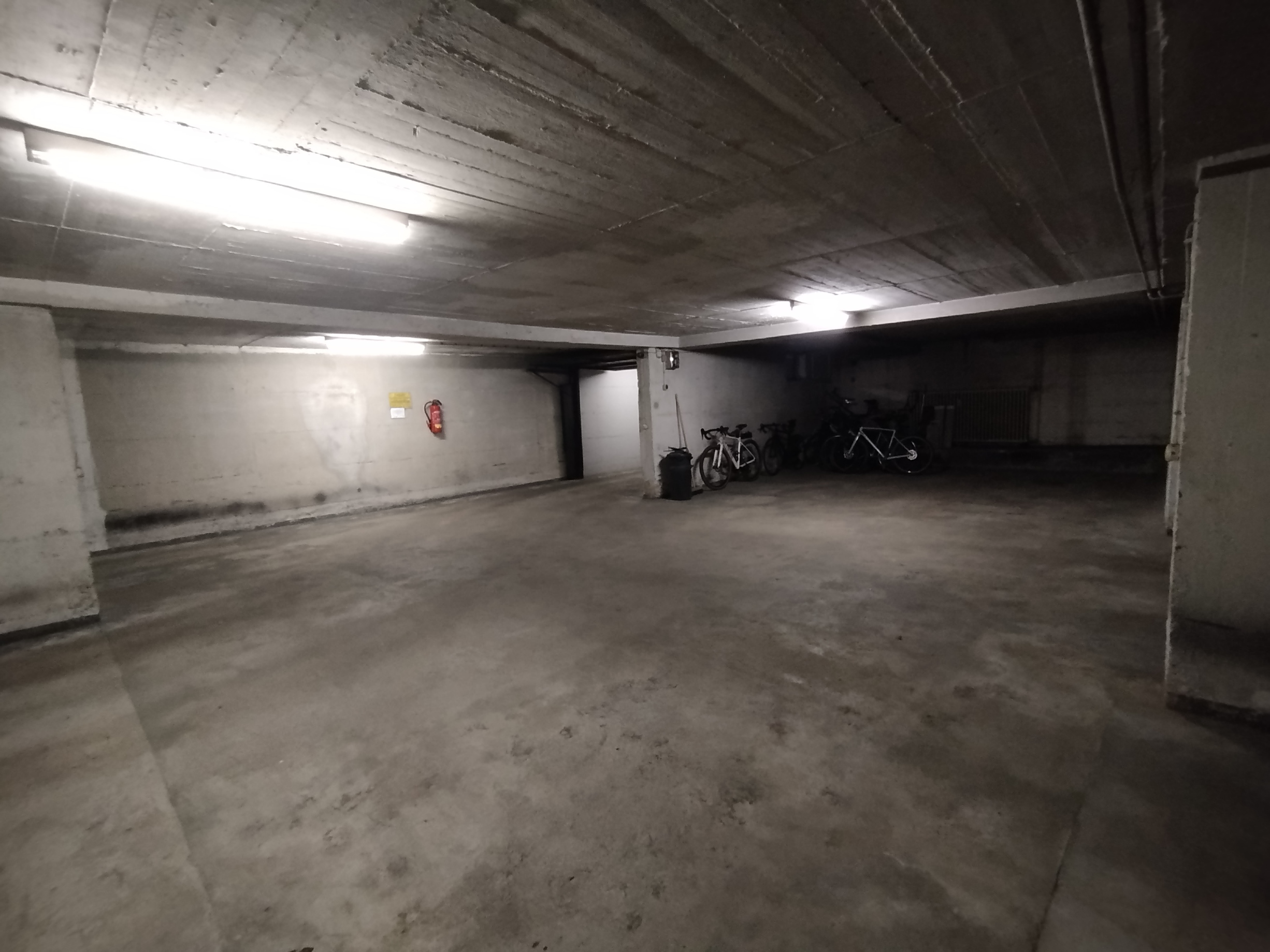 Tiefgaragenstellplatz in Junkersdorf – Bild 1